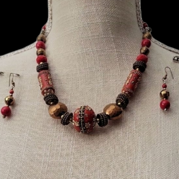 Elegant Red and Gold Beaded Necklace And Earing Set - Picture 1 of 3